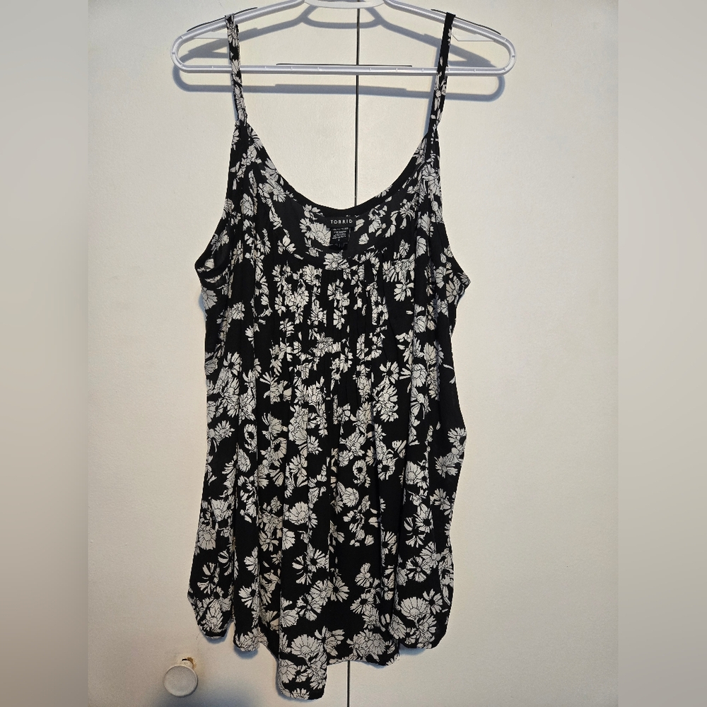 Torrid Black and White Floral‎ Camisole